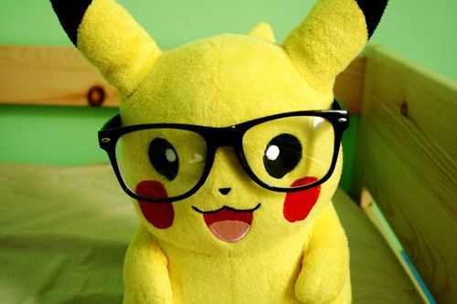 pikachu hipster lentes